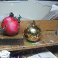 Bonjour, Voici une &laquo;&nbsp;Figo-boule&nbsp;&raquo; !  L&rsquo;idée est venue en retrouvant la fameuse boule de Noël réalisée du temps de l&rsquo;école primaire, sur laquelle l&rsquo;élève devait inscrire des motifs et y [&hellip;]