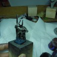 Coucou, Le travail du soir avec le début de la figurine passée en Review dans cet article. Je la commence pour me détendre avant de terminer le Lutin. Pour le [&hellip;]