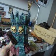 Bonjourno ! Voici un décor sur lequel je m&rsquo;amuse tranquilement, le but est d’essayer de n&rsquo;utiliser que des brossages et des lavis. Il devrait également servir de cadre pour le jeu à [&hellip;]