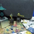 Salut, On continue sur les Tau avec la fin des armures et le début des autres surfaces. Quelle joie de peindre le jaune, de l&rsquo;ombrer sereinement avec des bruns, de [&hellip;]