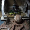 Le lundi c&rsquo;est l&rsquo;établi ! Début de travail sur les socles des Orks.    Et poursuite du socle scénique pour accueillir plusieurs dinosaures. Il s&rsquo;agit pour l&rsquo;instant de renforcer les [&hellip;]