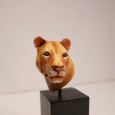 Cette figurine est la première sur laquelle j&rsquo;ai essayé la technique des glacis successifs. En partant sur une base blanche, j&rsquo;applique des couches de bruns très diluées pour travailler par [&hellip;]